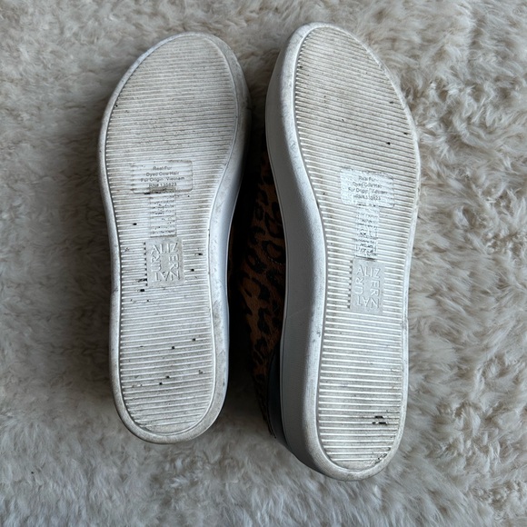 Leopard Print Women's Sneakers - Picture 7 of 9